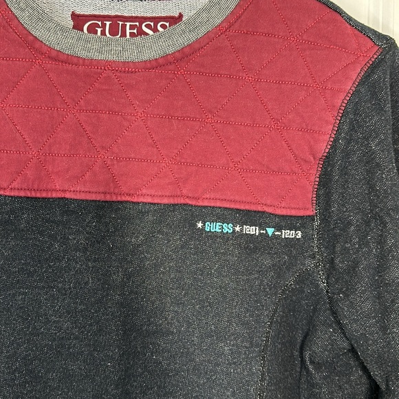 Guess Junior Sweatshirt Sweater Sz XL (20 junior) - Picture 2 of 6
